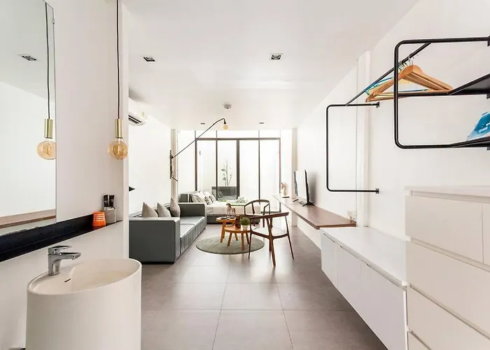 Miq_5br/silom Bts,mrt/wifi 1000mb/jacuzzi/16pax 曼谷